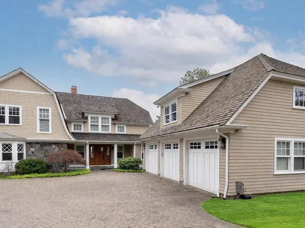 12 Stones Throw, Plymouth, MA 02360