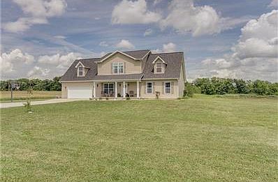 EXTERIOR FRONT Surround yourself with nature and serenity!