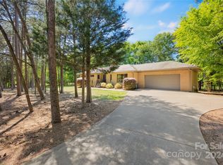 16201 Twin Cove Dr, Huntersville, NC 28078