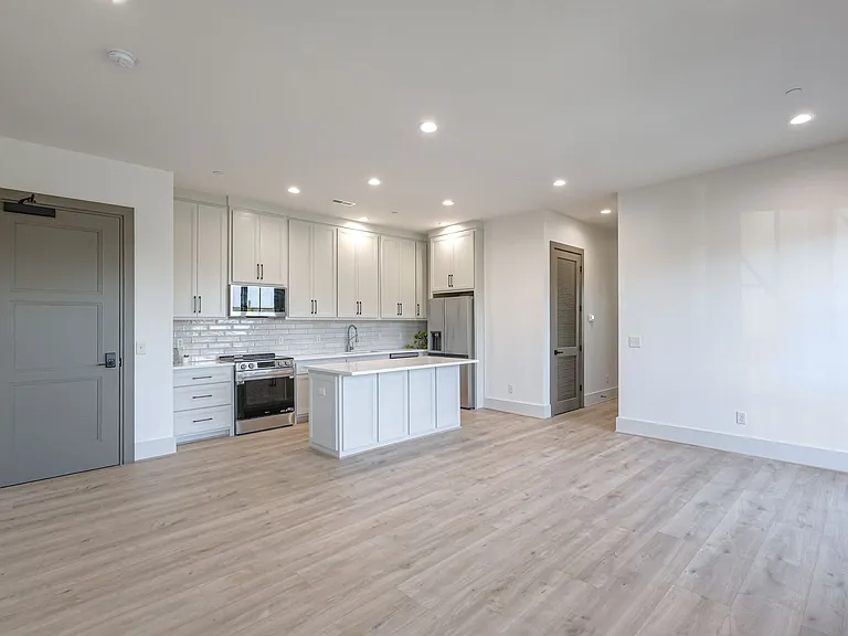 1025 Southwalk Dr — Photo 39