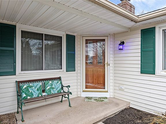 5th image of 1249 Flynn Rd