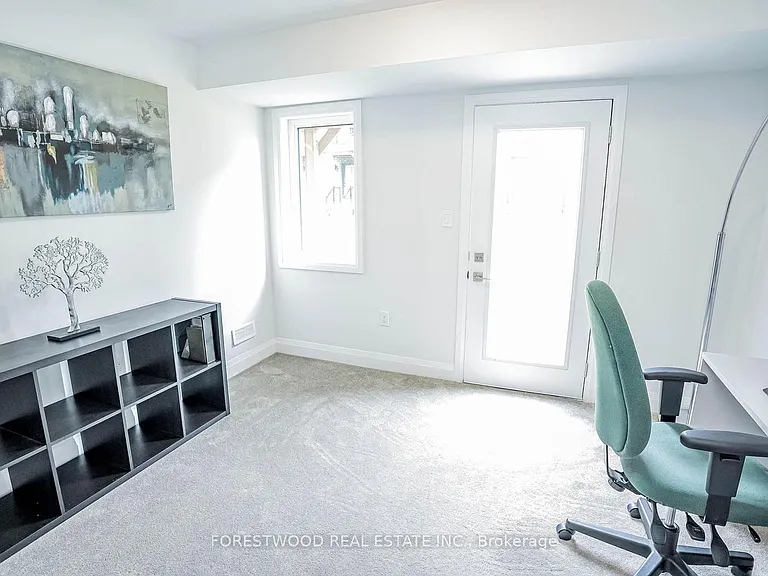 53 Humberstone Dr — Photo 44