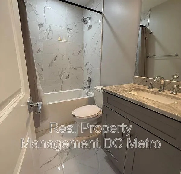 804 21st St NE — Photo 8