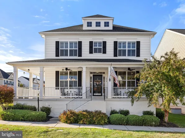 439 Lord Fairfax St, Charles Town, WV 25414