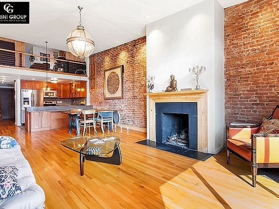 4th image of 430 W 23rd St