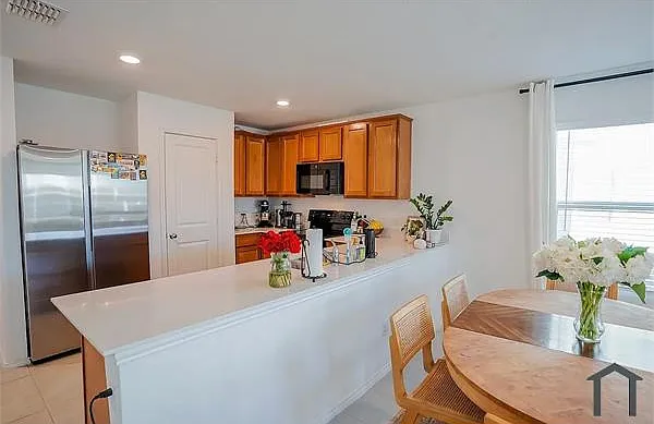 143 Plumcove Dr — Photo 4