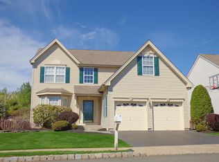 12 Glen Eyre Dr, Bridgewater, NJ 08807