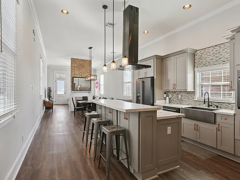 1102 Adams St — Photo 10