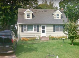 69 Rugby Dr, Shirley, NY 11967