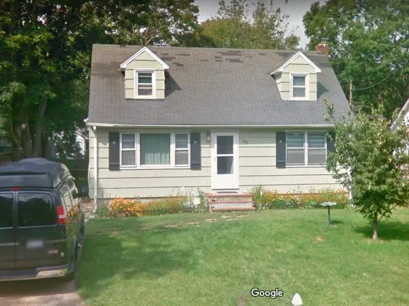 69 Rugby Dr, Shirley, NY 11967