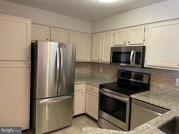 4th image of 1100 Quaker Hill Dr APT 421