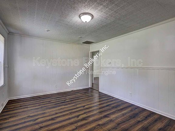 3rd image of 1241 Auburn Dr