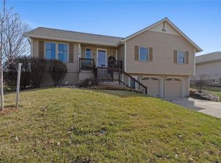 2721 S Coachman Dr, Independence, MO 64055