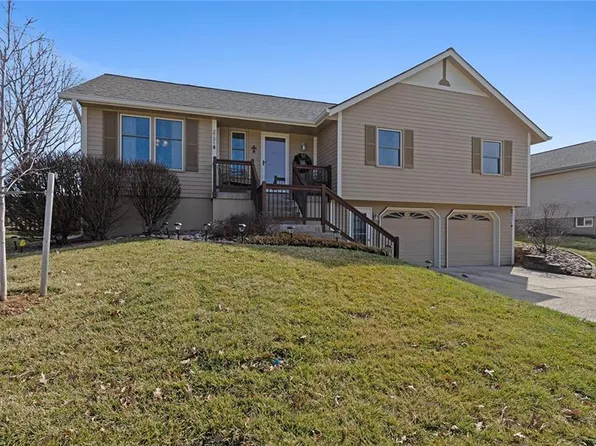 2721 S Coachman Dr, Independence, MO 64055