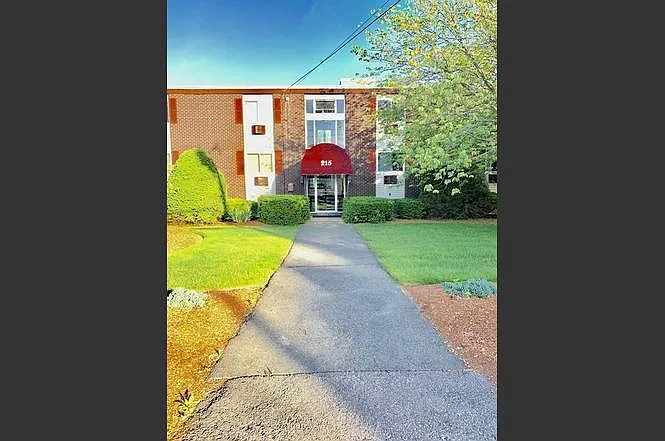 215 Chelmsford St #24 — Photo 8