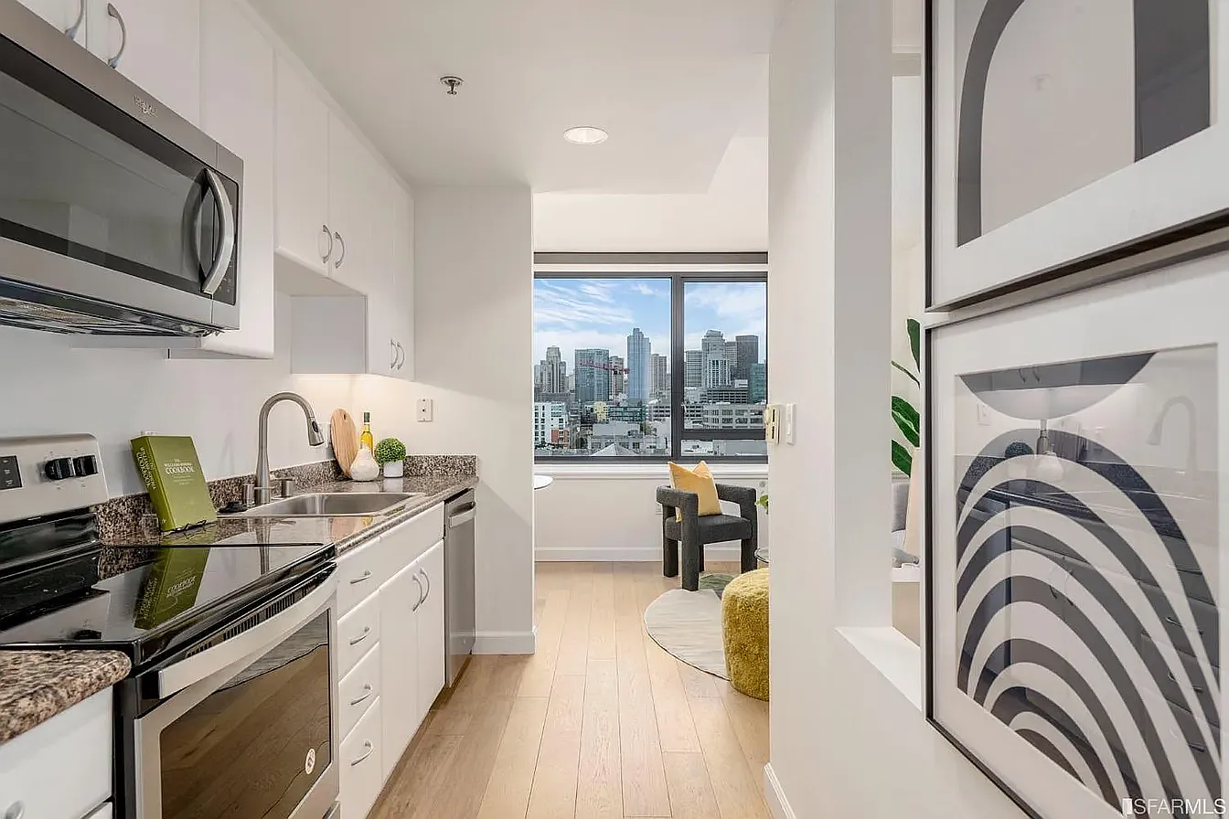 1 bed, 587 sqft, $5,790 — Photo 2