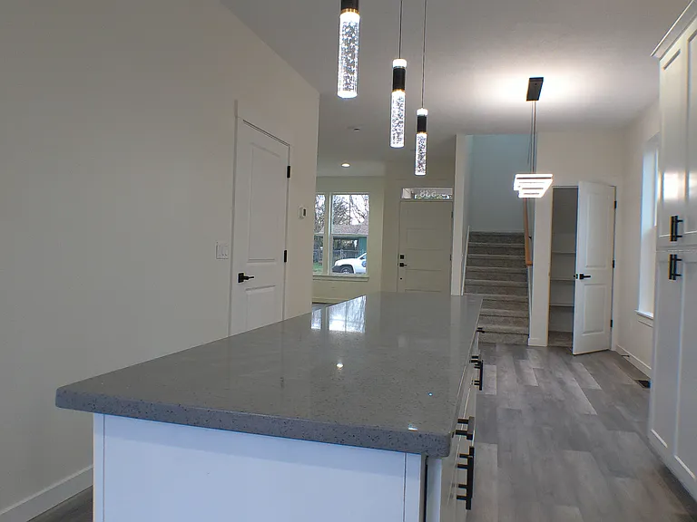 528 S 7th St — Photo 5