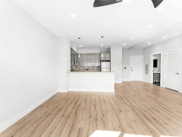 1 Flagship St #406 — Photo 7