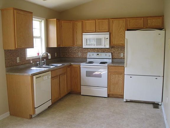 2nd image of 940 New Village Dr NW