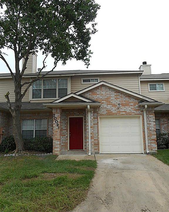 1st image of 10027 Emerald Oaks Dr Unit B