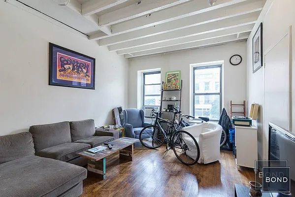 Rented by Bond New York | media 23