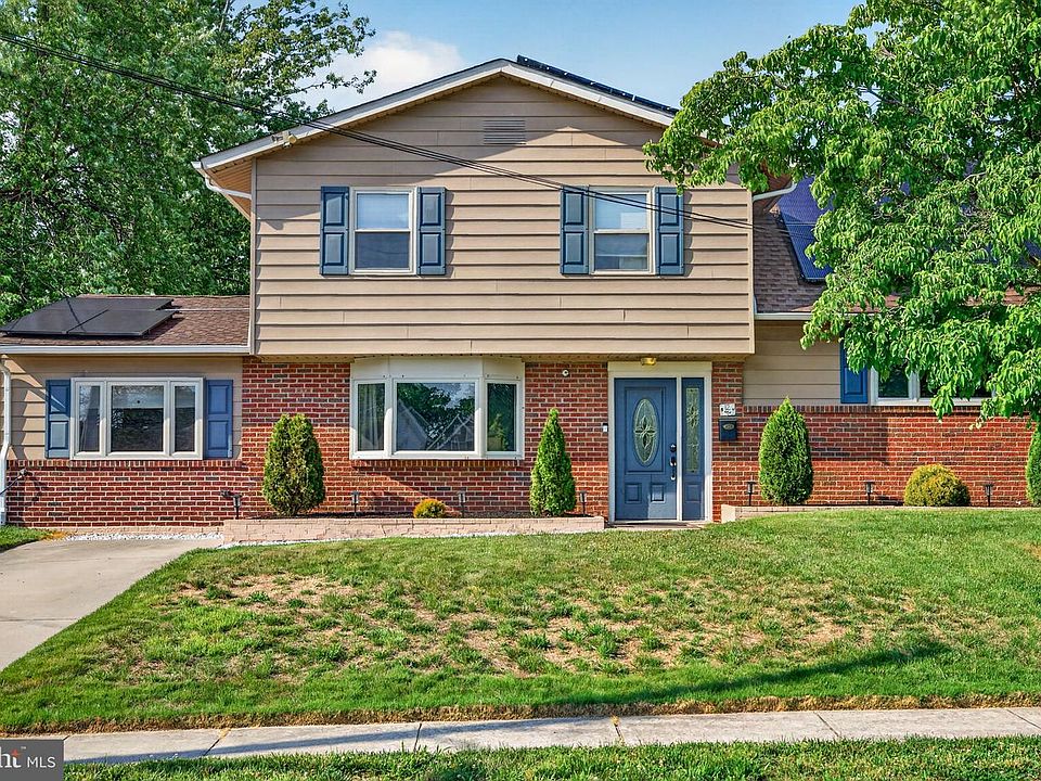 1st image of 12 Woodbridge Rd