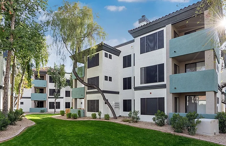 Bella Vista Apartment Homes — Photo 26