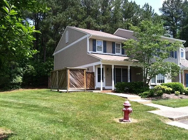 Exterior - 33 Forest Green Dr