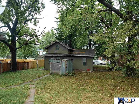 3rd image of 613 1st Ave