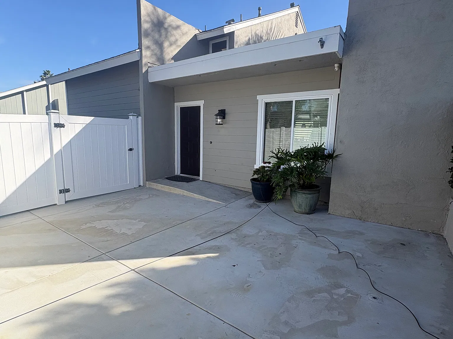 4 bed, 2.5 bath, 1358 sqft, $5,985 — Photo 4