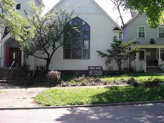 2nd image of 1131 Church St #B1