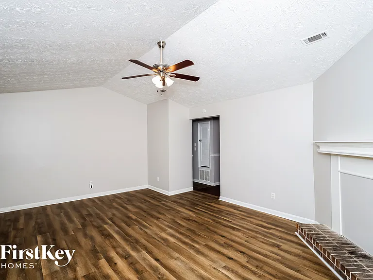 1158 Iron Gate Blvd — Photo 4