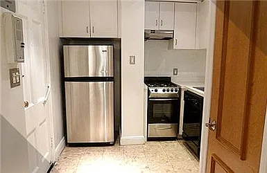 Rented by R New York