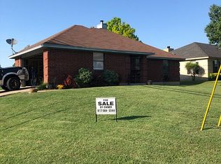 901 Thompson St, Bridgeport, TX 76426