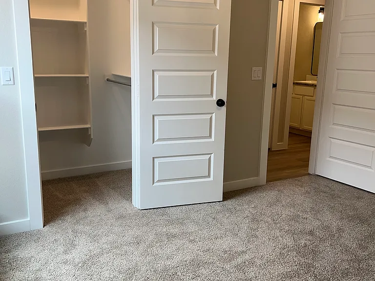 301 Farmstead Ln — Photo 12