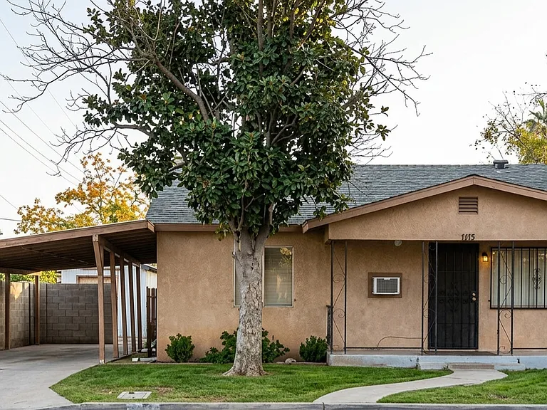 205 Santa Cruz St — Photo 1