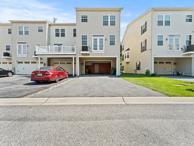 10579 Old Ellicott Cir — Photo 3