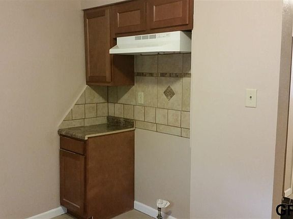 4th image of 6912 Sarpy Ave