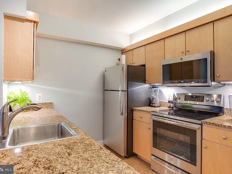631 D St NW #638 — Photo 16
