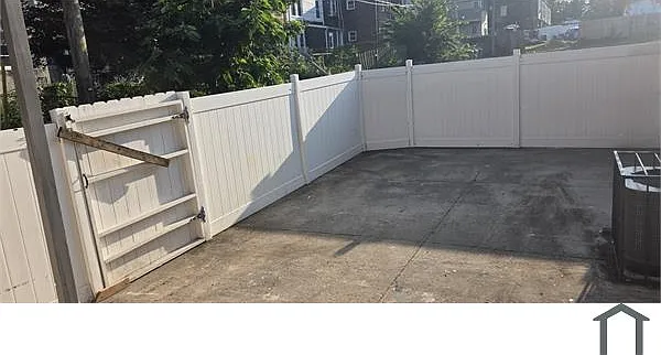 2604 Denison St — Photo 12