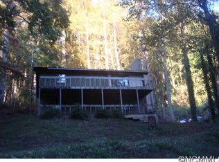 677 Courtney Dr, Hendersonville, NC 28792