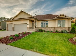 3737 Daytona Dr, Bismarck, ND 58503