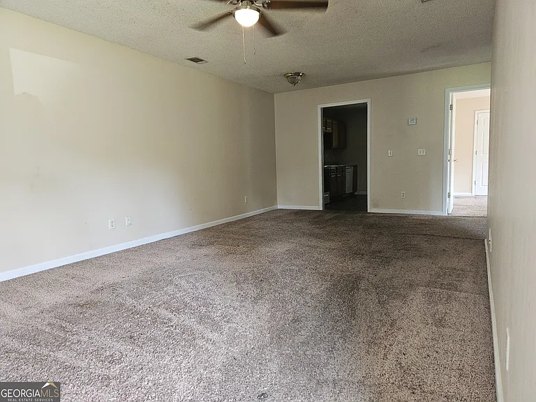 1210 Beaver Creek Dr #B — Photo 3