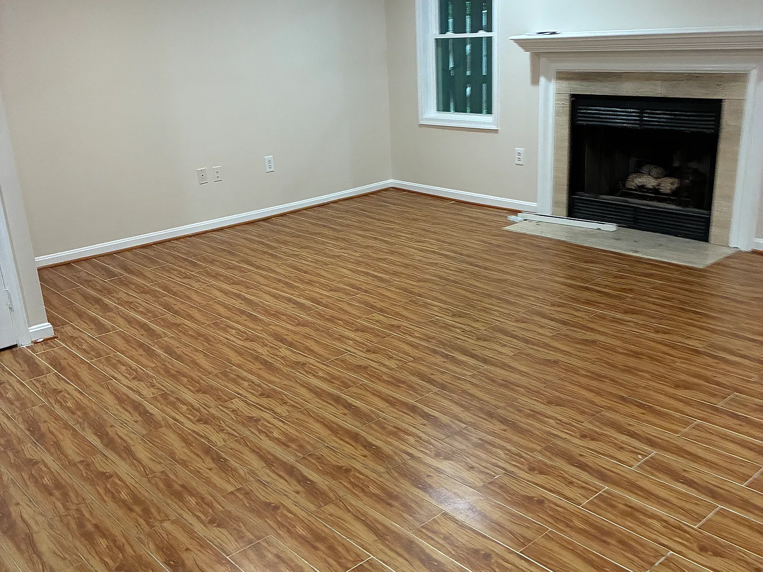 3 bed, 3.5 bath, 2060 sqft, $3,200 — Photo 3