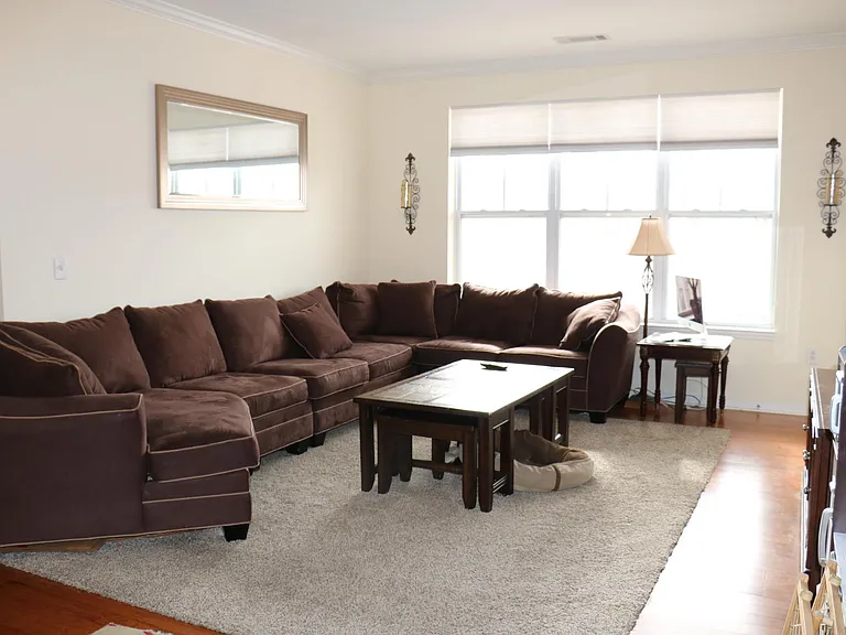 35 W Broad St #107 — Photo 3