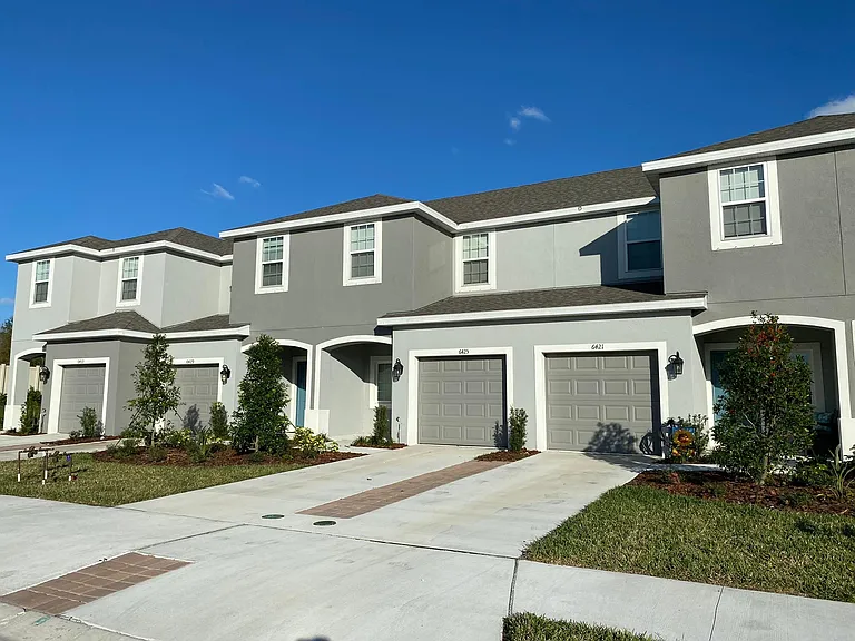 Long Driveway and Single Car Garage