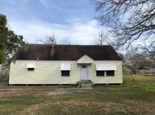 3110 Elm Ave, Groves, TX 77619