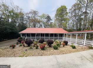 223 Musket Trl, Hartwell, GA 30643