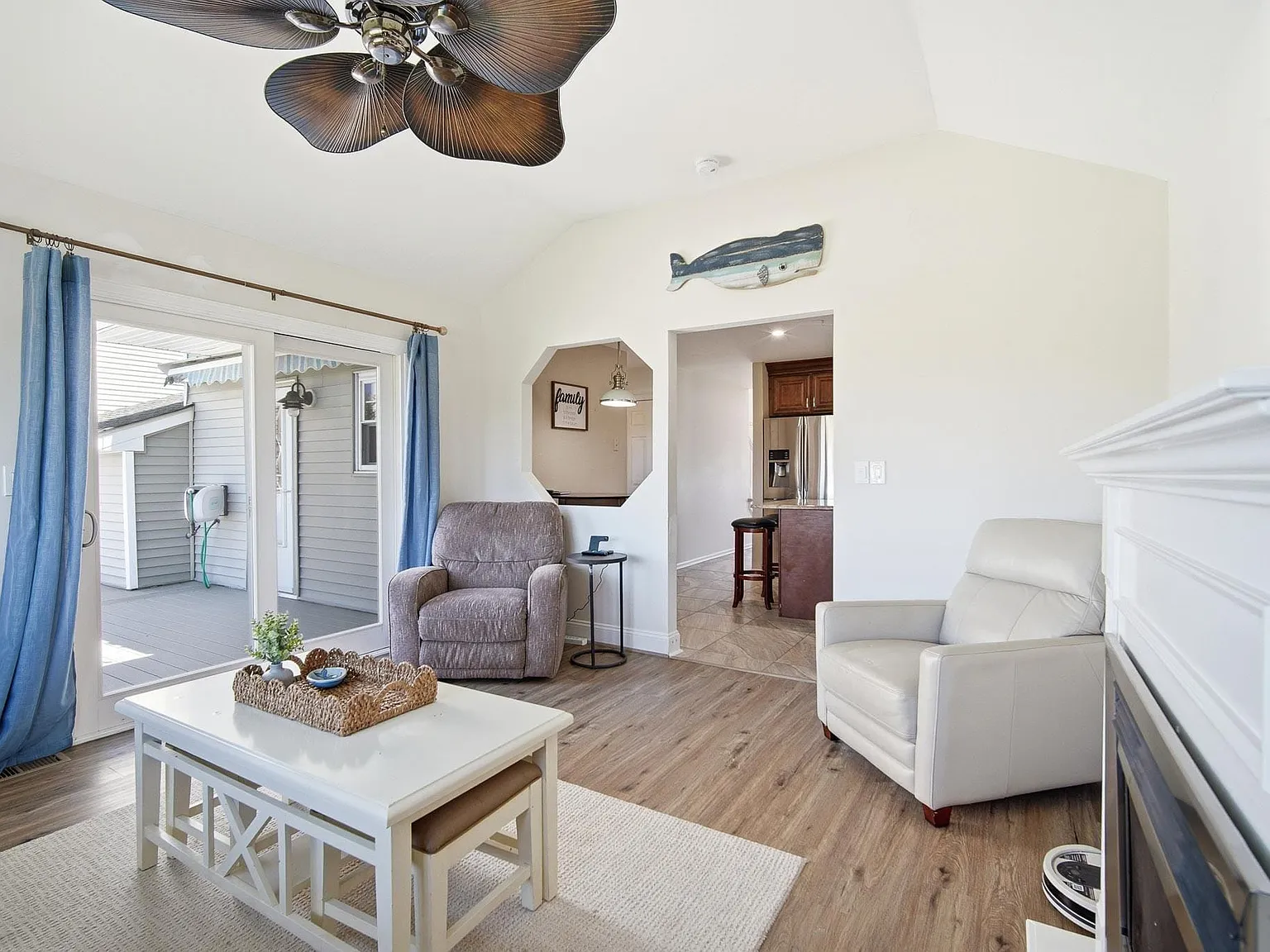 3 bed, 2.5 bath, $3,300 — Photo 3
