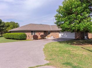 9989 N 2425th Rd, Weatherford, OK 73096